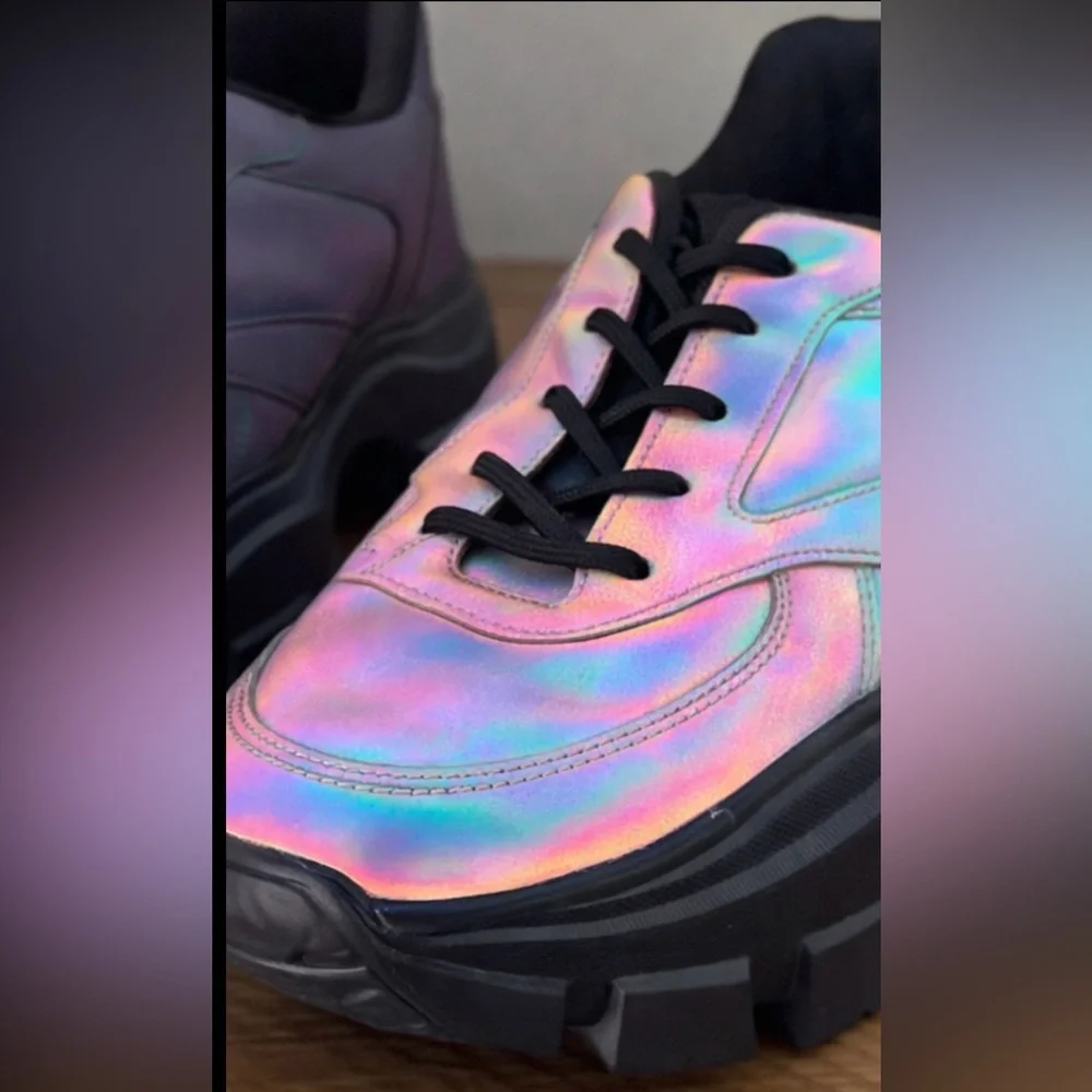 🌈 Holographic Women's Sneakers - size 9 - Picture 17 of 17